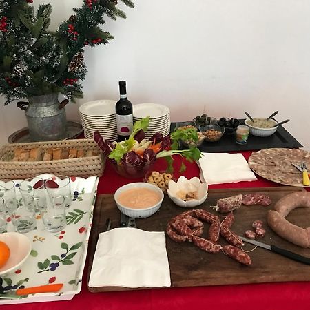 Casale Vicino Al Golf Nazionale Bed & Breakfast Monterosi Ngoại thất bức ảnh